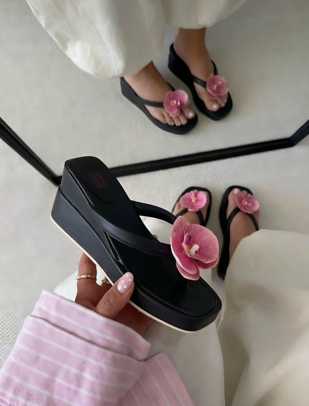 صندل لژدار زنانه ارکیده